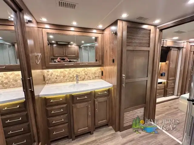 2022 Entegra Coach Aspire 44W 450 h.p. Diesel 11 K Miles in RVs & Motorhomes in Moncton - Image 53