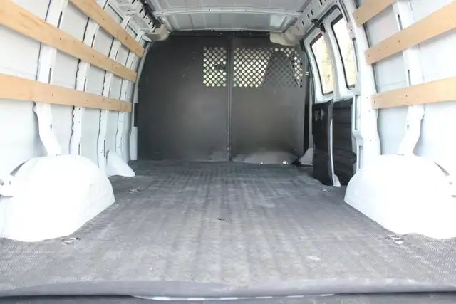 2023 GMC Savana Cargo Base in Cars & Trucks in Comox / Courtenay / Cumberland - Image 12