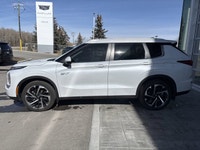 The 2023 Mitsubishi Outlander PHEV is a modern and efficient plug-in hybrid SUV, finished in a clean... (image 4)