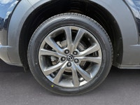 CLEAN CARFAX. VERSATILE SUV - ADVENTURE-READY Looking for a compact SUV that blends sophistication,... (image 9)