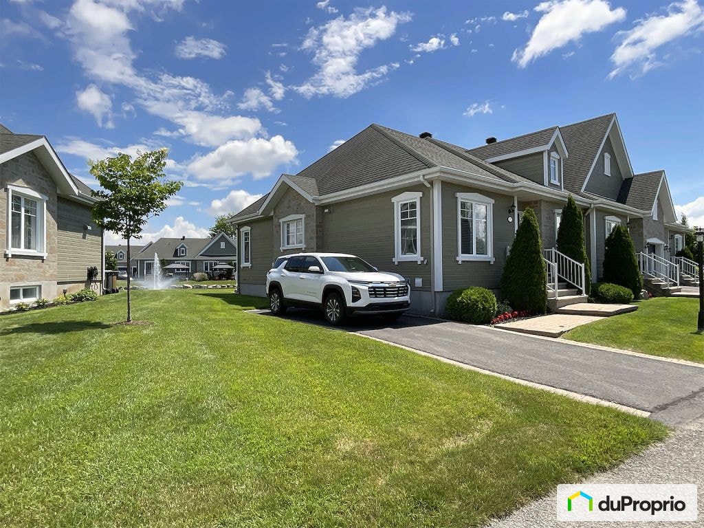 $545,900 - Semi-detached for sale in Ste-Marthe-Sur-Le-Lac — photo 2