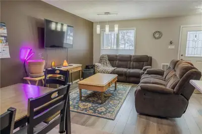 C17//Brandon/This bright and spacious 2-storey condo offers 2 bedrooms, 2.5 bathrooms with comfortab...