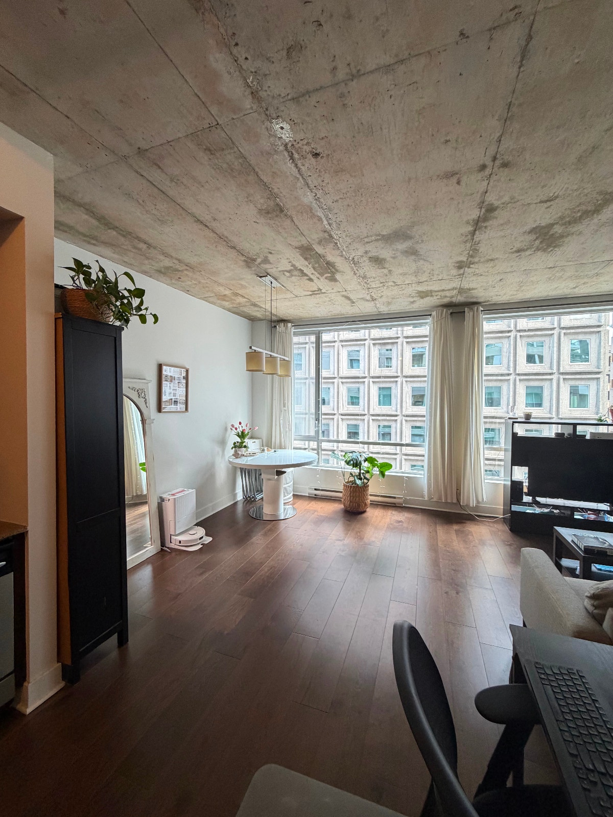 Furnished 3½ – Near McGill University, Place-des-Arts & Metro! — photo 2