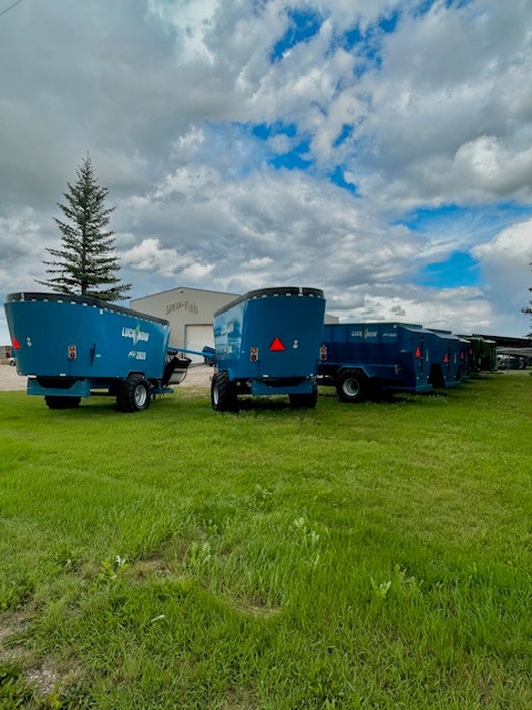 NEW LUCKNOW FEED MIXERS in Farming Equipment in Lloydminster - Image 2