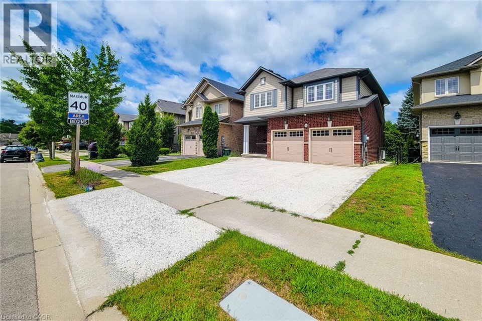 8 SECINARO Avenue Ancaster, Ontario 2
