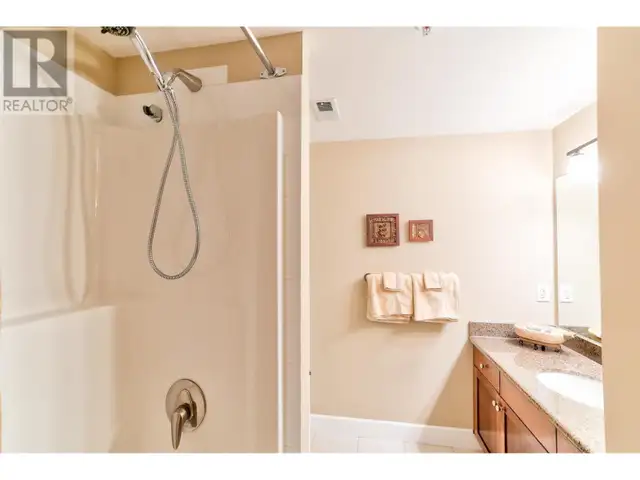 3996 Beach Avenue Unit# 221 Peachland, British Columbia in Condos for Sale in Penticton - Image 31