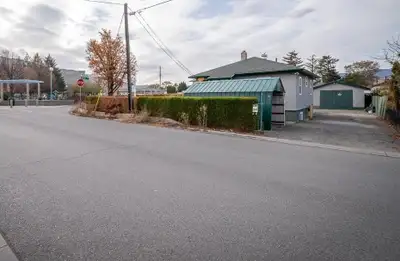 2 bedroom basement suite, 1 bath, fridge, stove, washer/dryer, shared responsibility for yard mainte...