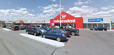 375 Square Feet - $975.00/Month + HST (Gross) Front Mall Entry Location Ample Parking for Customers...