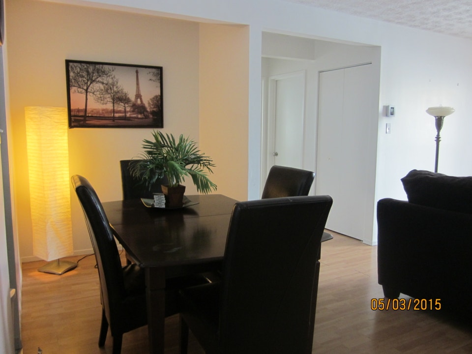 GRAND 4 1/2 SECTEUR DU CARREFOUR DE L`ESTRIE 4