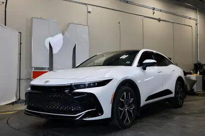 Special Finance Price: $27,999 | Cash Price: $29,499 2023 Toyota Crown Limited AWD Hybrid - No Accid...