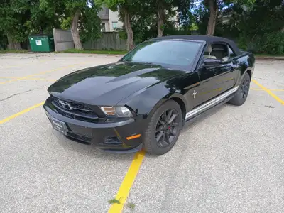 2010 Ford Mustang Convertible with V6 engine paired with a smooth-shifting 5 Speed manual transmissi...