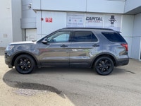 CLEAN CARFAX, Heated and Cooled Front Seats, PANORAMIC SUNROOF, Ambient Lighting, Front and Rear Par... (image 1)