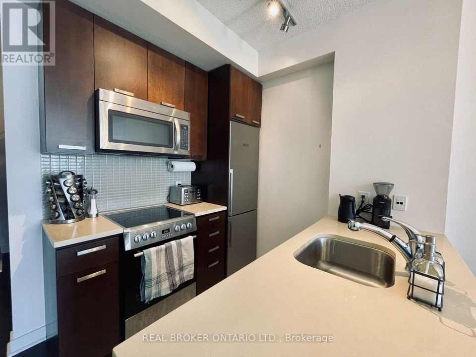 3406 - 295 ADELAIDE STREET Toronto (Waterfront Communities), Ont 2