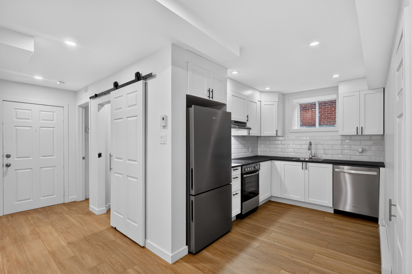 44 8e Avenue — photo 2