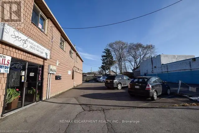 OFFICE #1 - 120 PARKDALE AVENUE N Hamilton (Normanhurst), Ontari in Commercial & Office Space for Rent in Oakville / Halton Region - Image 4