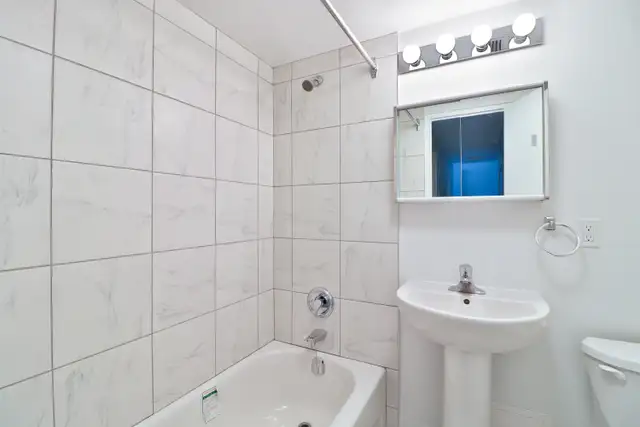 2 Bedroom 1.5 Bath in Long Term Rentals in City of Toronto - Image 10