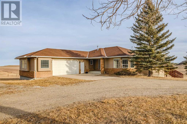 292004 Twp Road 160A Rural Willow Creek No. 26, M.D. of, Alberta in Houses for Sale in Lethbridge - Image 2