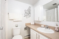 Located steps from the Rideau River and a short drive from downtown, Riverside Towers in Ottawa Sout... (image 1)