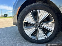 The advertised vehicle price is based on a promotional finance offer. Customers who purchase the veh... (image 8)