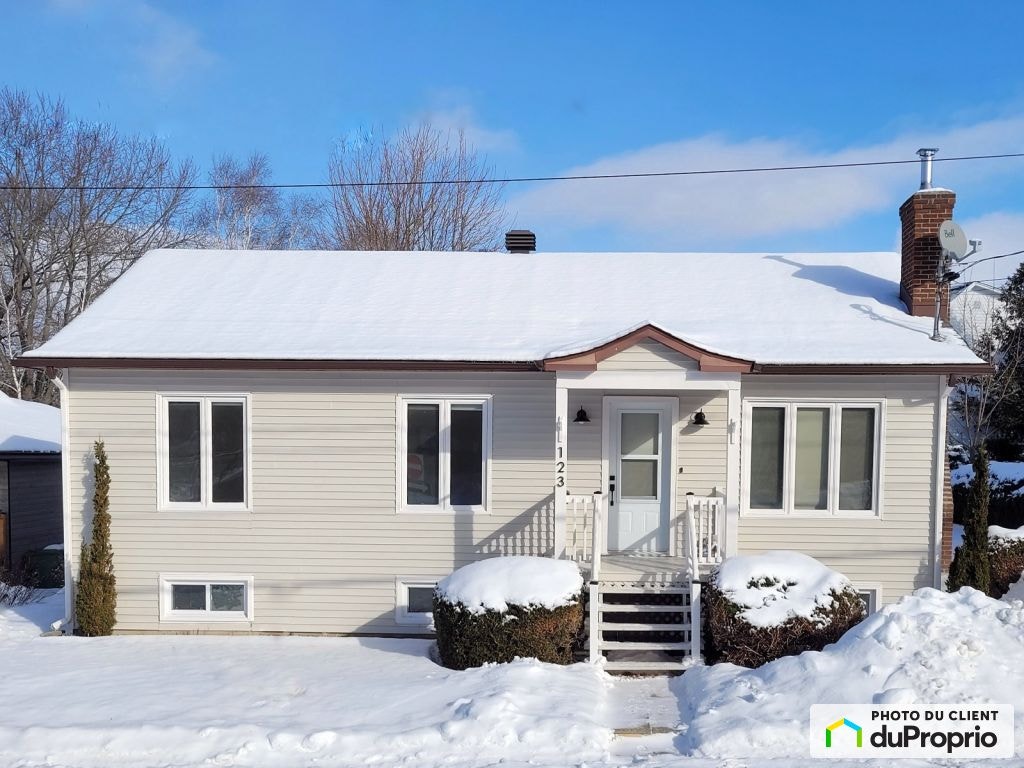 $548,500 - Bungalow for sale in Magog — photo 1