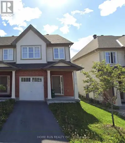 Welcome to this 3 Bedrms 2.5 Bathrms End unit townhouse in the heart of Barrhaven. A spacious tiled...
