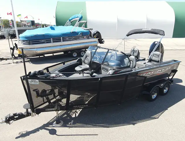 2020 TRACKER Targa V-18 Combo Fish & Ski -used fishing boat in Powerboats & Motorboats in Prince Albert - Image 3