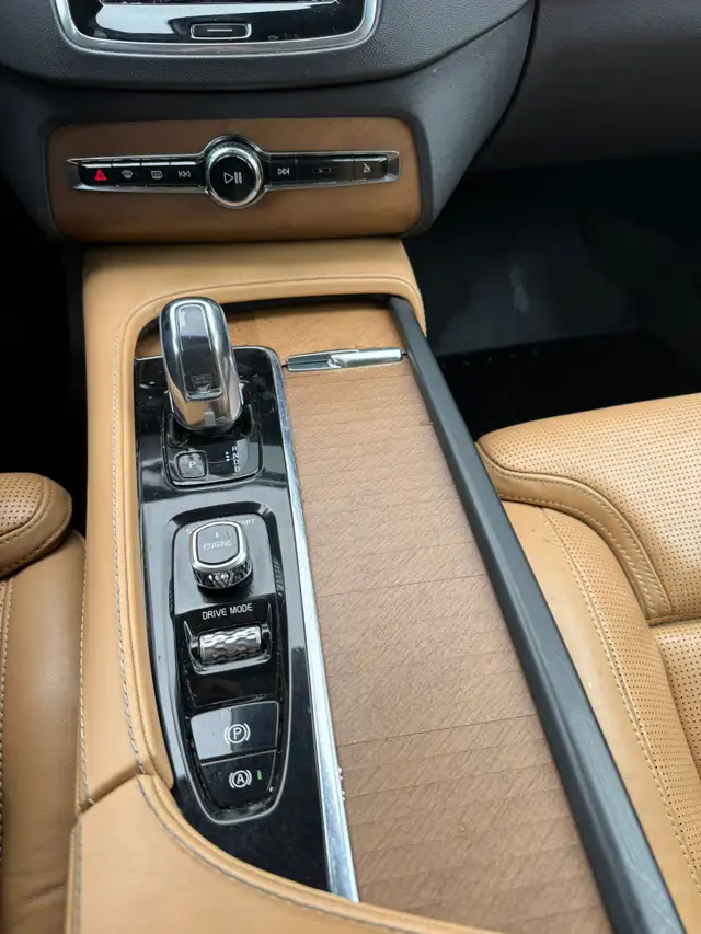 2016 Volvo XC90439246998293729282
