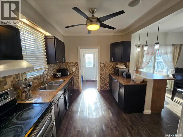 2 Prairie AVENUE Weyburn, Saskatchewan in Houses for Sale in Regina - Image 15