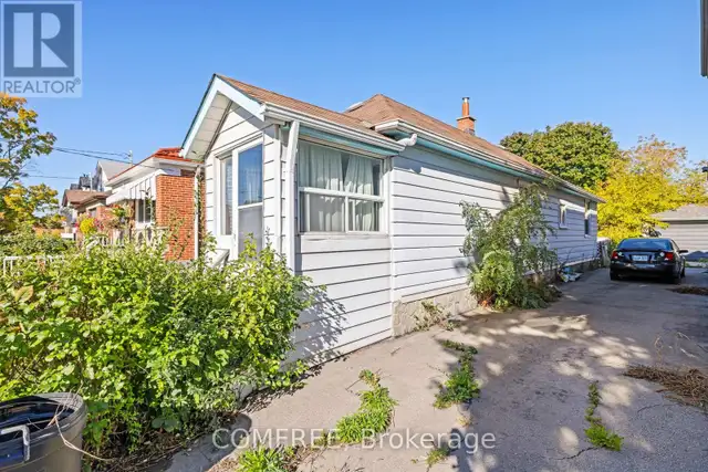 18 Glasgow Avenue Toronto (Clairlea-Birchmount), Ontario, photo 2 of 4