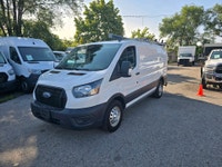 Perfect Auto CLEAN CARFAX - LOW ROOF - 130 WHEEL BASE - ROOF RACK - SHELVING - 3.5 L GAS - AWD - BAC... (image 1)