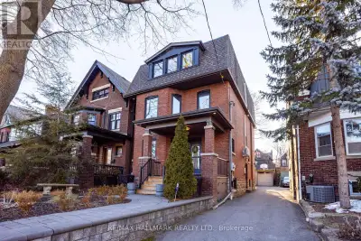70 JACKMAN AVENUE Toronto (Playter Estates-Danforth), Ontario