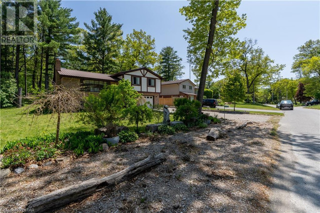 9995 PORT FRANK ESTATE Drive Lambton, Ontario in Houses for Sale in Grand Bend - Image 4