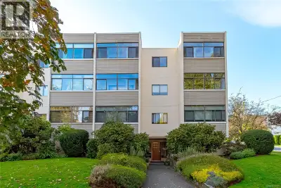 Price now reduced. Close to the infamous Cook St Village, Beacon Hill Park, Dallas Rd. & downtown. T...