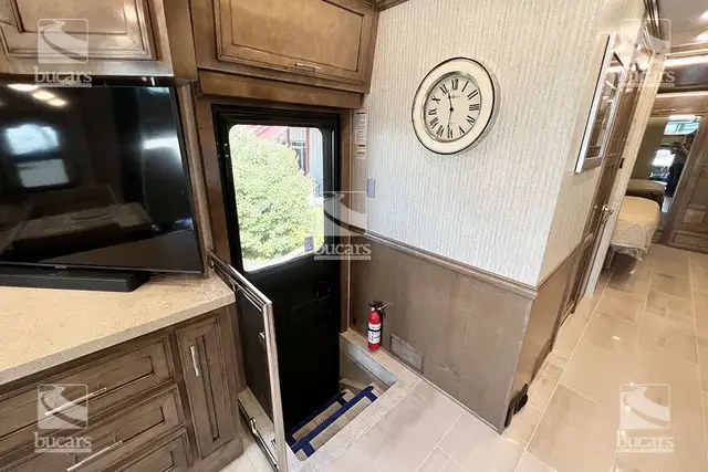 2023 NEWMAR SUPERSTAR 4061 in RVs & Motorhomes in Calgary - Image 18