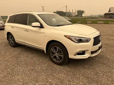 Beautiful SUV The 2017 INFINITI QX60 AWD is a 7-passenger luxury crossover. It features a 3.5-liter...
