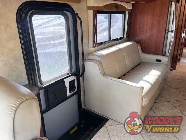 2015 FLEETWOOD EXCURSION 33D in RVs & Motorhomes in Red Deer - Image 23
