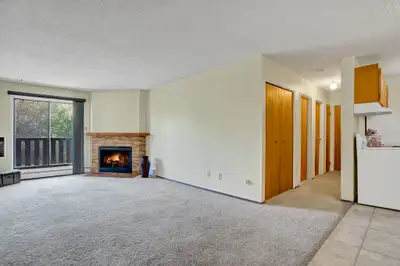 Suite Amenities Air conditioner Fridge Stove Dishwasher available Balconies Individual thermostats I...