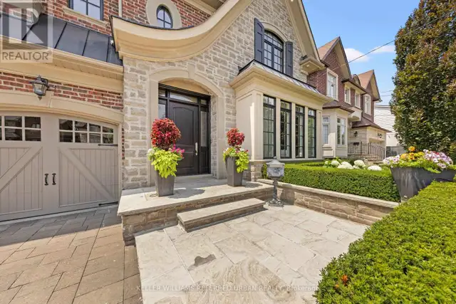4 Community Circle Toronto (Willowdale West), Ontario, photo 3 of 4