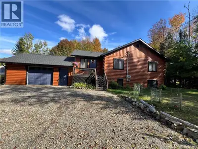 Think modern design meets cozy cabin aestheticthis beautifully redone home absolutely delivers. Blen...