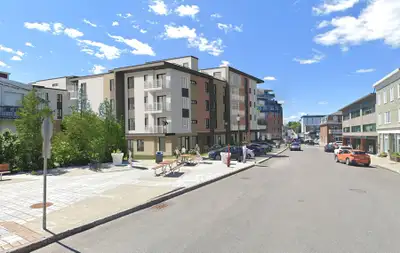 À noter : les photos présentées montrent un 3 1/2 et sont fournies uniquement à titre de référence p...