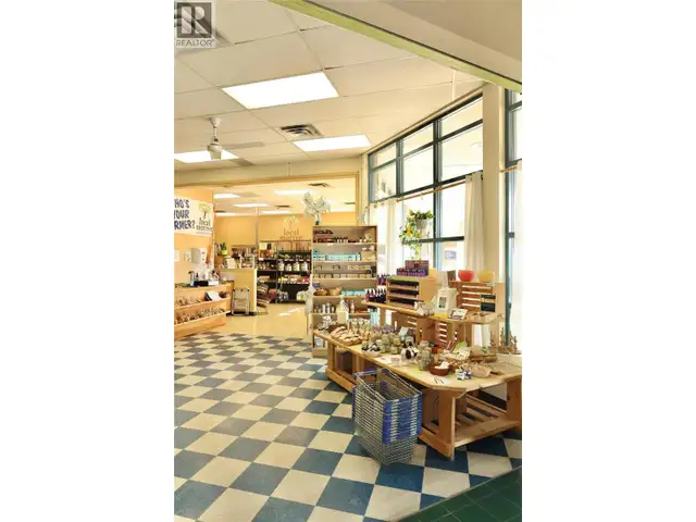 1848 MAIN Street Unit# 148 & 150 Penticton, British Columbia in Commercial & Office Space for Sale in Penticton - Image 3