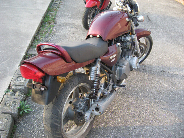 1993 kawasaki zepher 750 parts bike in Other in London - Image 3