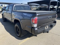 *Vehicle history form conveniently located in vehicle photos. AMVIC LICENSED DEALER ... Engine: Regu... (image 3)