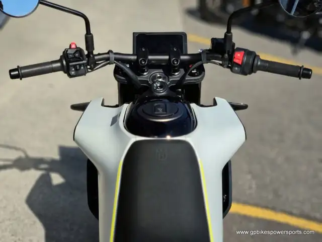 2024 Husqvarna Vitpilen 401 in Street, Cruisers & Choppers in Oshawa / Durham Region - Image 9