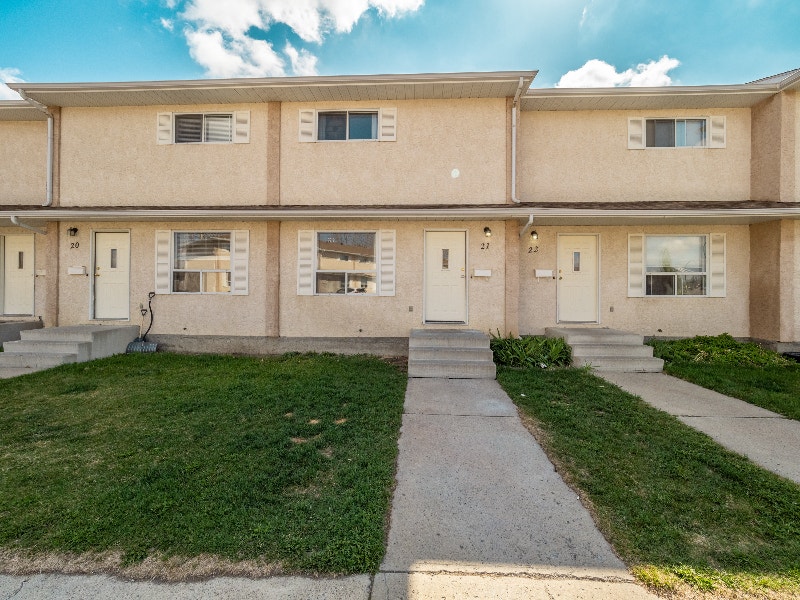 Newly renovated 3 Bedroom Townhouse on Westside Long Term Rentals