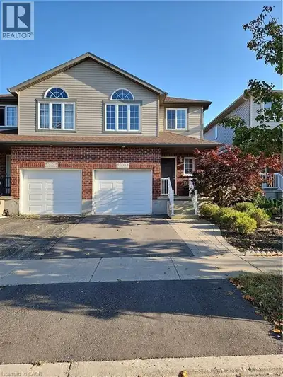 Located in one of Waterloo's most desirable neighborhoods in Laurelwood, steps to high-ranking schoo...