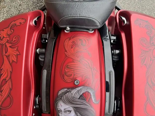 2019 Harley-Davidson Street Glide Special **CUSTOM PAINT** **CAN in Sport Touring in Markham / York Region - Image 29