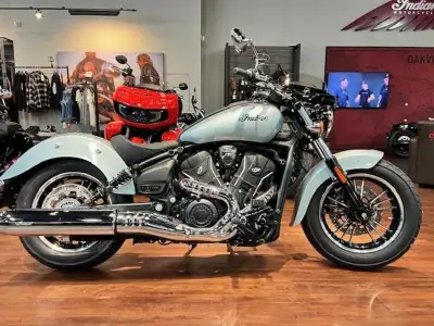 Beautiful colour 2025 Indian Scout Sixty Classic. SAVE $1,500 OFF MSRP AND RECIVE A 5 YEAR WARRANTY...