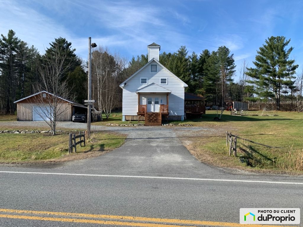 $845,000 - 1 1/2 Storey for sale in Magog — photo 1