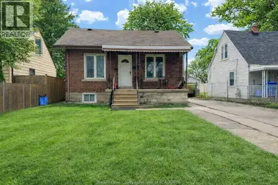 EXCELLENT INVESTMENT OPPORTUNITY JUST BLOCKS FROM THE UNIVERSITY OF WINDSOR, OFFERING STRONG FUTURE...